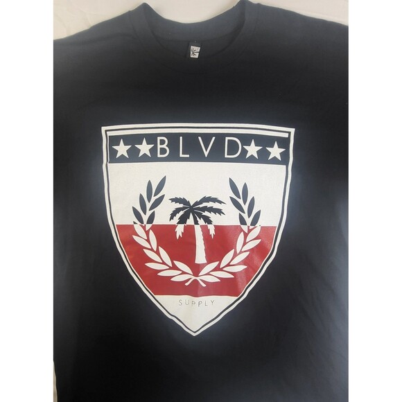 Boulevard BVLD Supply Company Mens 2XL Dark Blue Graphic Badge TShirt - Picture 2 of 6